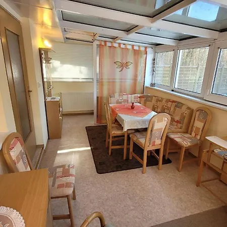 بيت للعطل Am Mueritz Nationalpark *